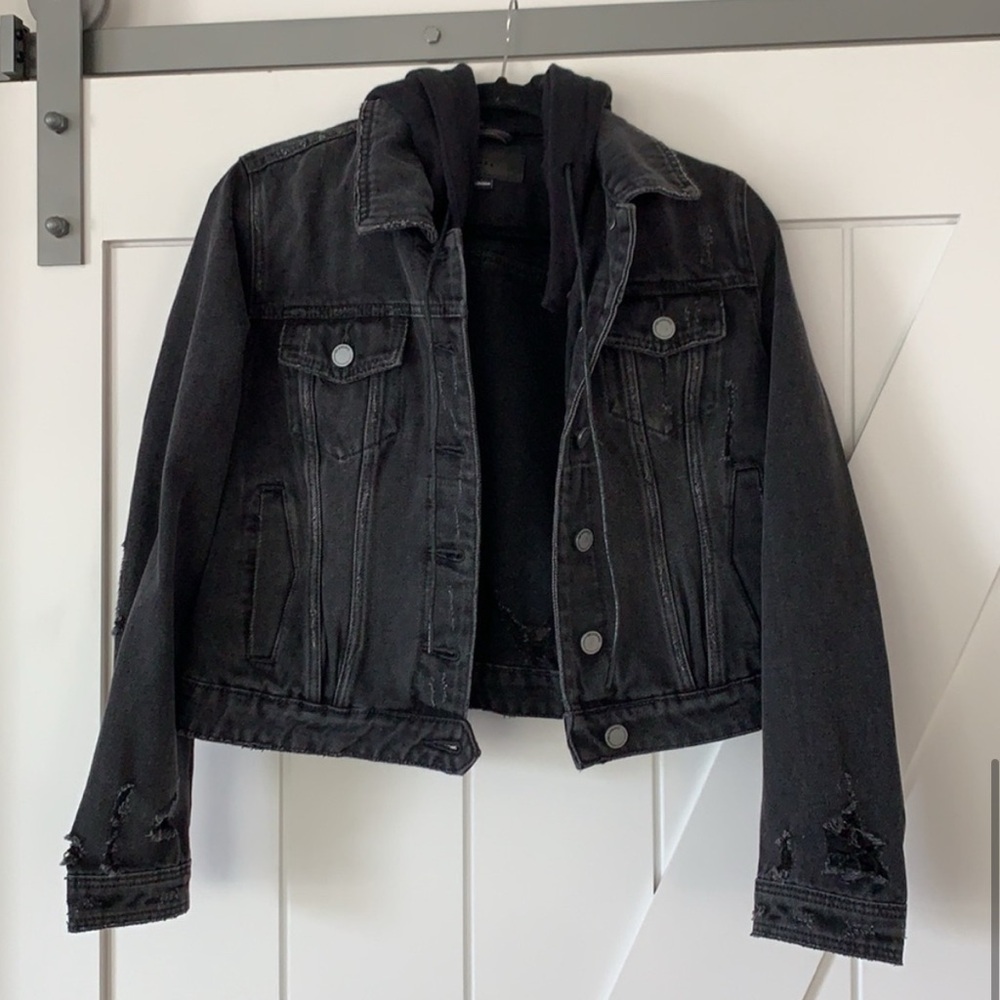 BlankNYC Denim Trucker Jacket w Removable Hood - Picture 2 of 6